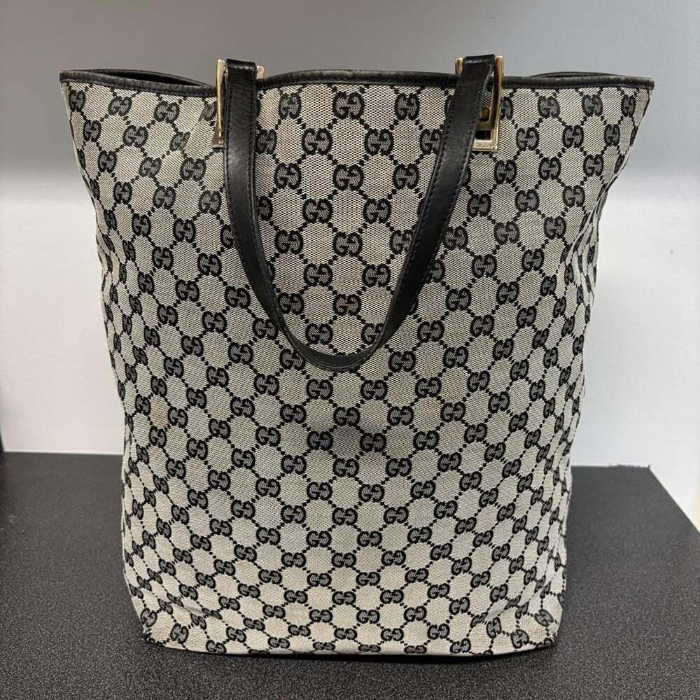 Vintage Gucci Gg Monogram Canvas 1 B 66